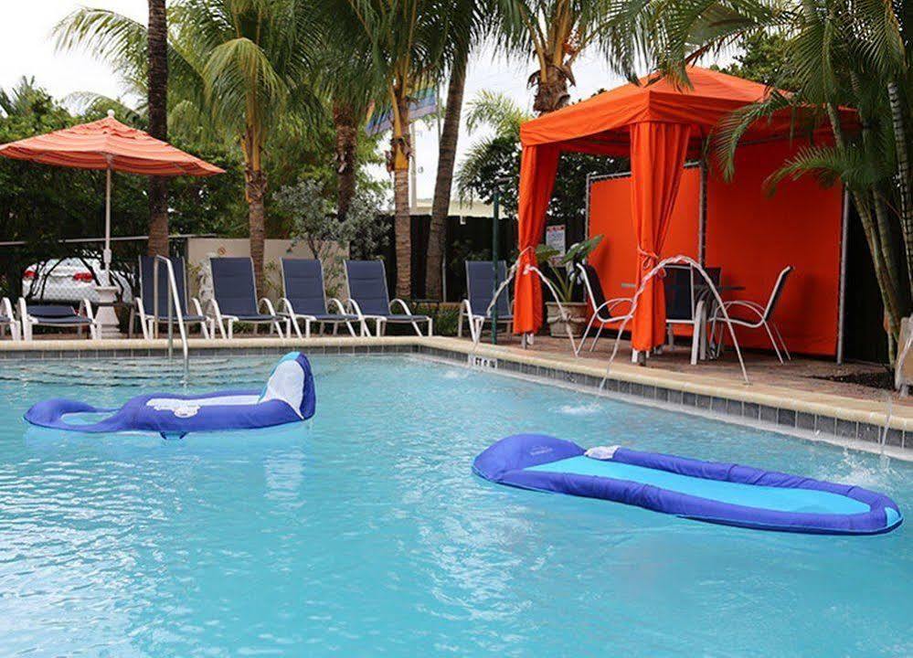 Resort The & - Gay Catering To Gay Men