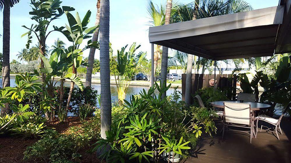 The & - Gay Catering To Gay Men Resort Oakland Park