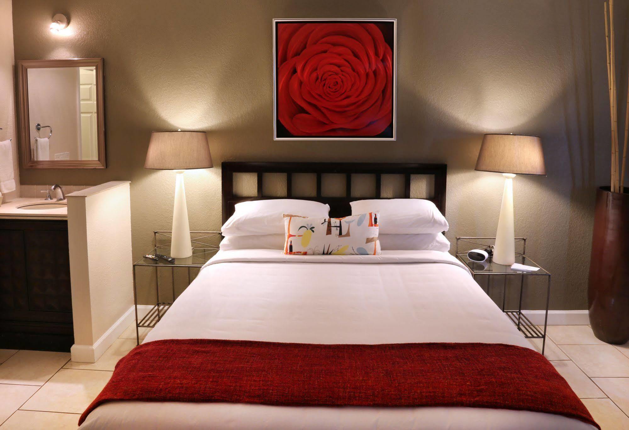 Resort The & - Gay Catering To Gay Men 4*