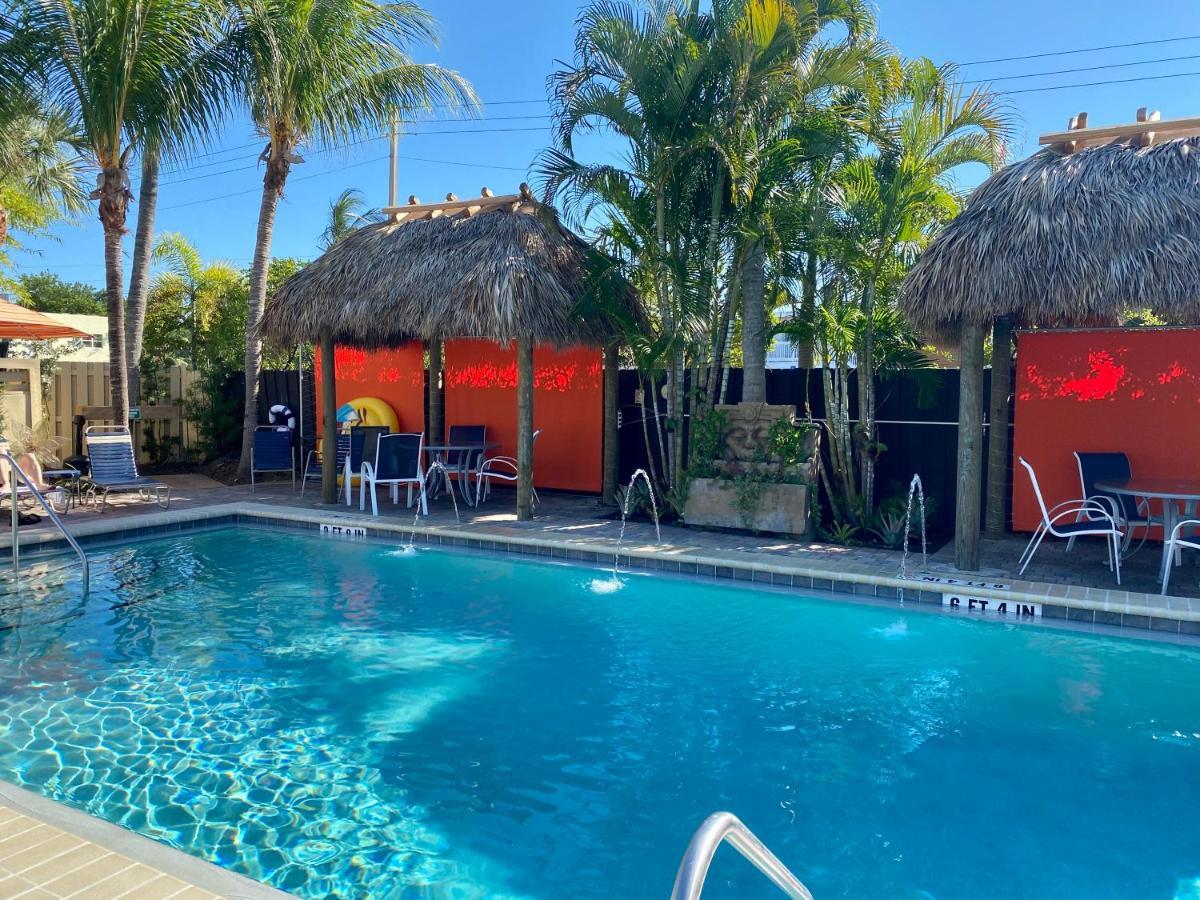 Resort The & - Gay Catering To Gay Men Oakland Park